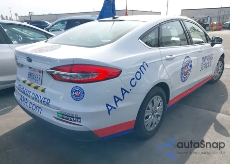 2019 Ford Fusion S z USA, uszkodzony, nr VIN 3FA6P0G71KR277676